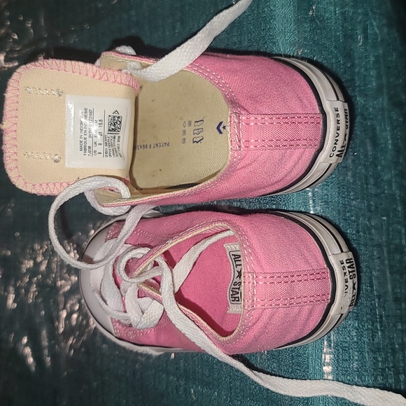 Pink low top converse - Picture 4 of 4